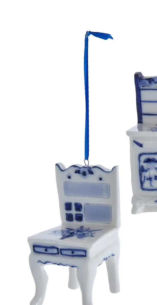 Delft Blue & White Cabinet Ornaments, 3 Assorted