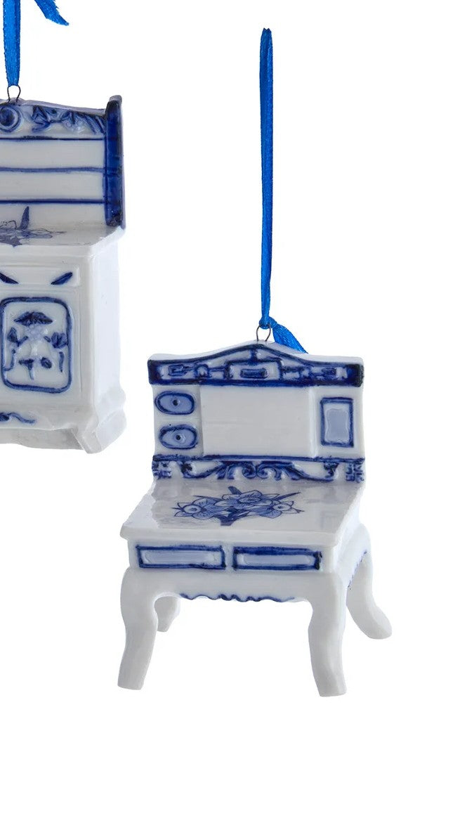 Delft Blue & White Cabinet Ornaments, 3 Assorted