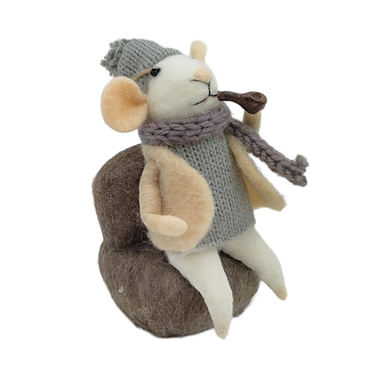 WOOL MOUSE 3"X4.5" BEIGE OUTFIT SITTING WITH TRADITIONAL PIPE ORNAMENT