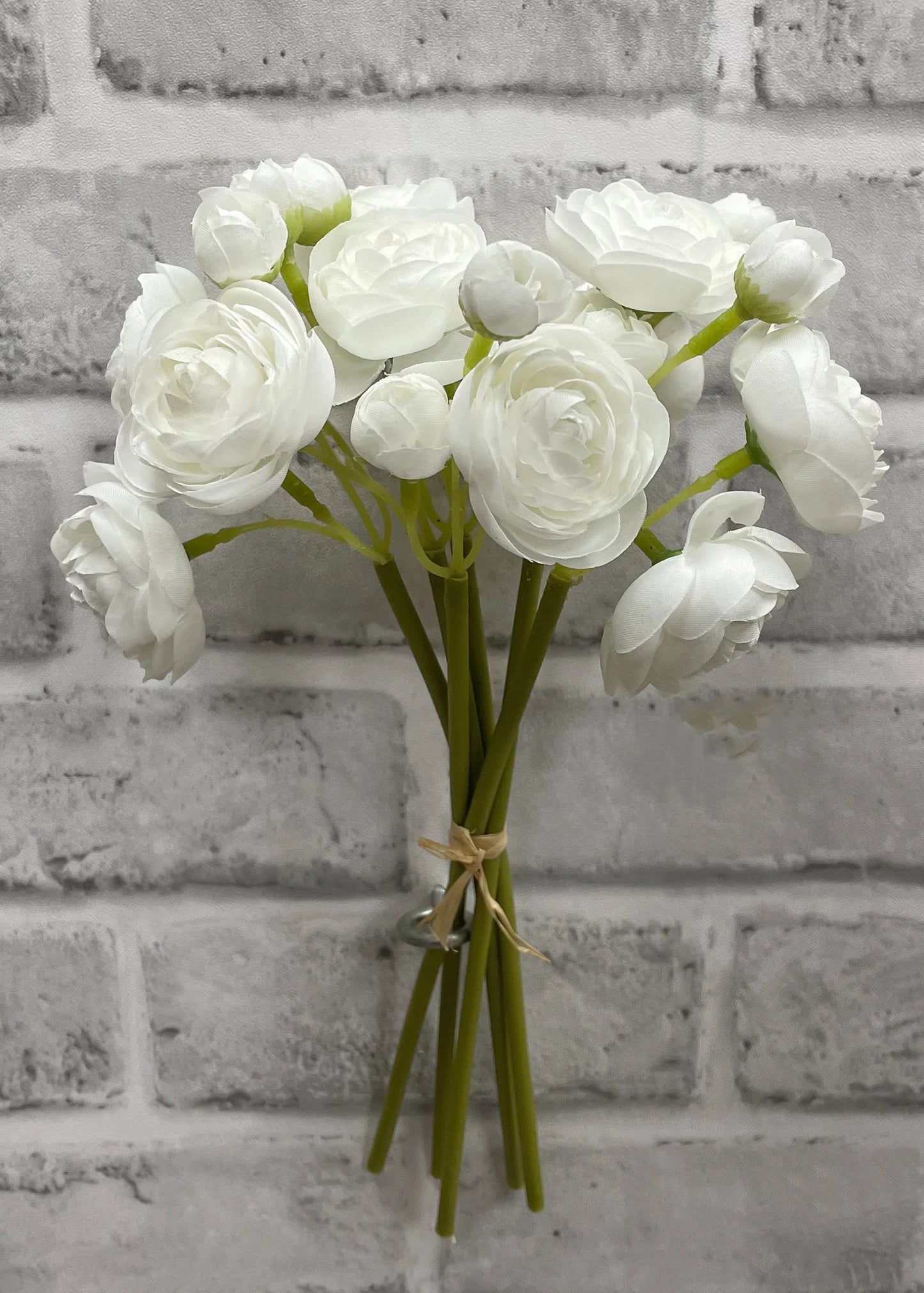 11" WHITE RANUNCULUS