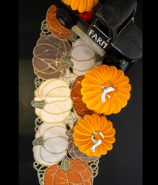 Pumpkins W/Gold Table Runner