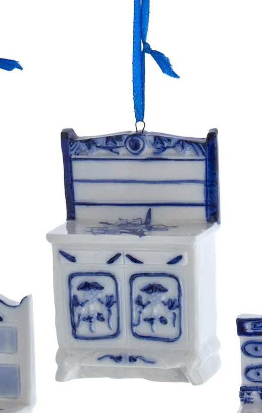 Delft Blue & White Cabinet Ornaments, 3 Assorted