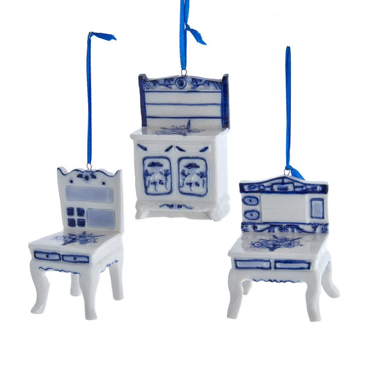 Delft Blue & White Cabinet Ornaments, 3 Assorted